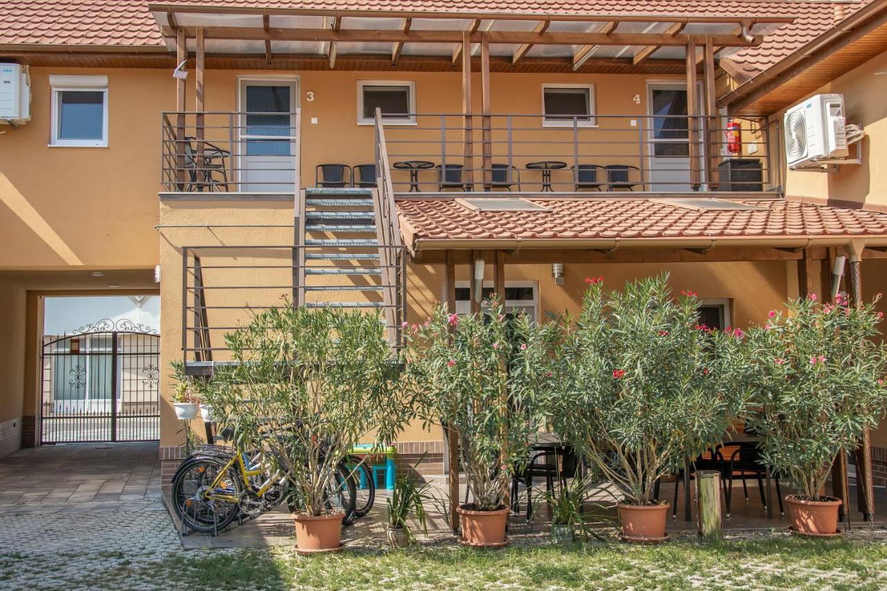 Oros House Apartmanhaz Orosháza Exterior foto
