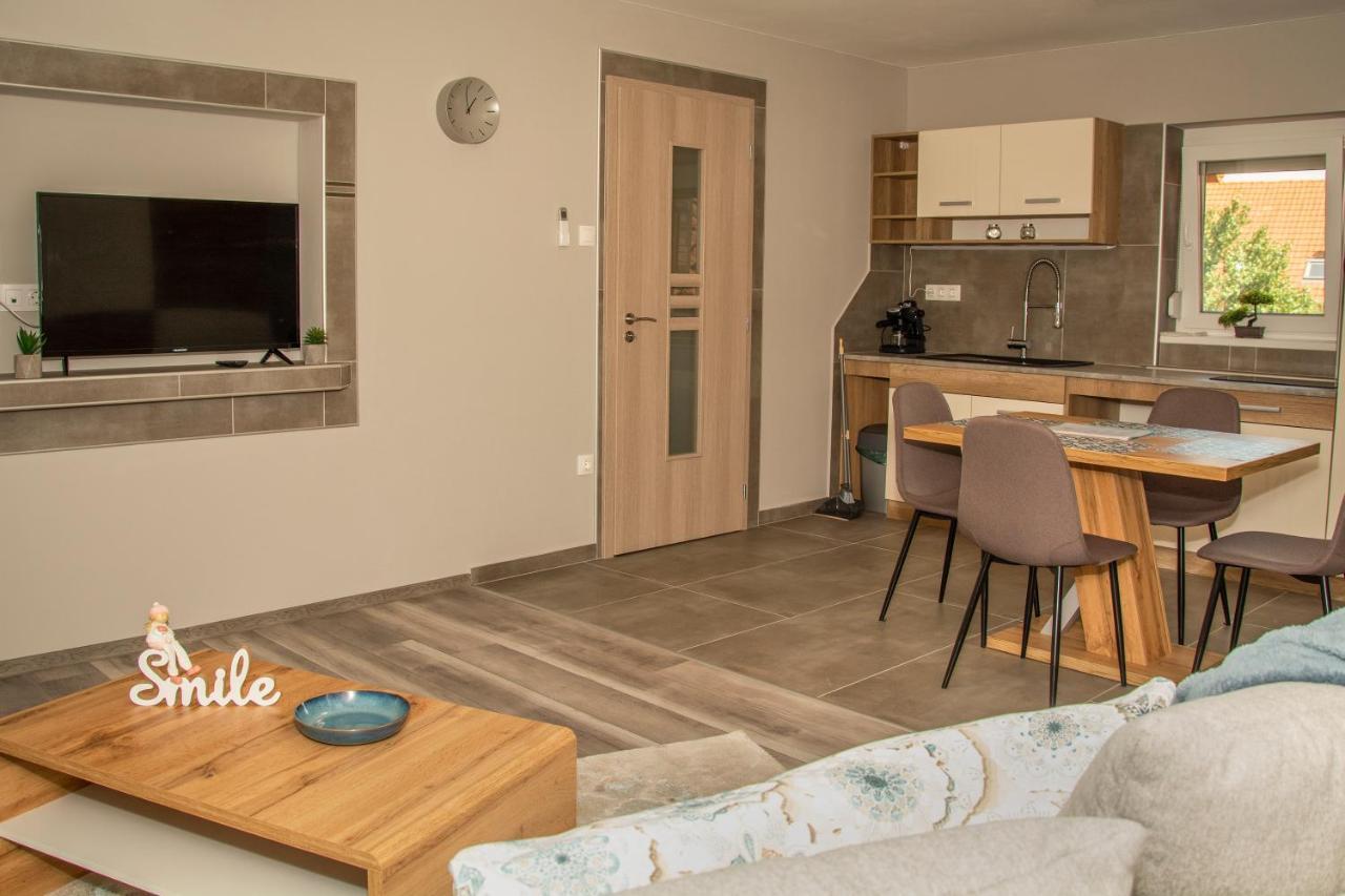 Oros House Apartmanhaz Orosháza Exterior foto